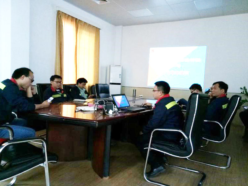 我司事业一部叉车安全培训报路