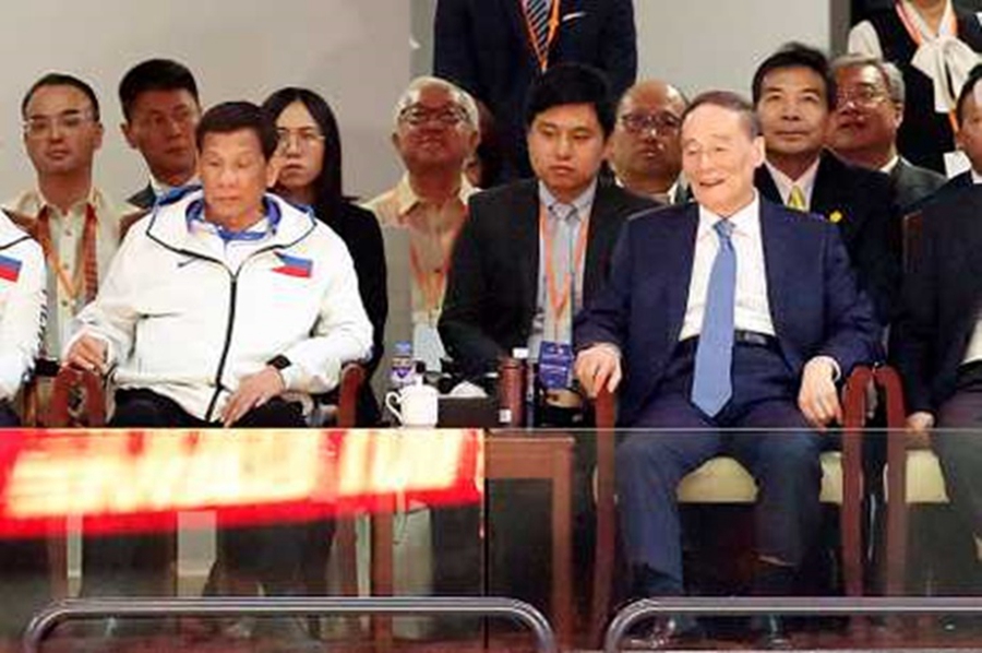 王岐山与杜特尔特在拉萨碰头并旁观篮球赛