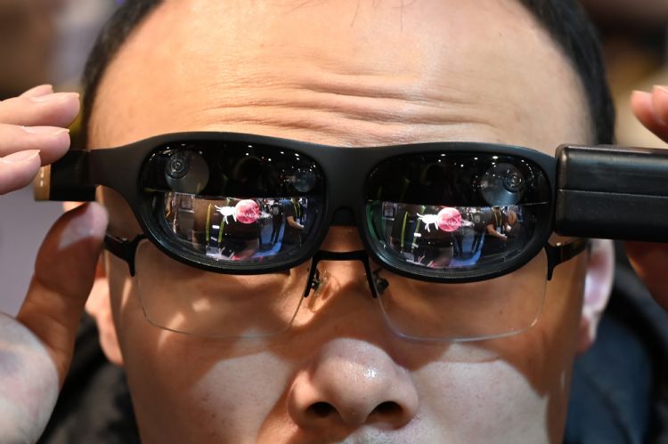 �ִ�����װ�豸װ����������VR/AR��IoT����ȷ