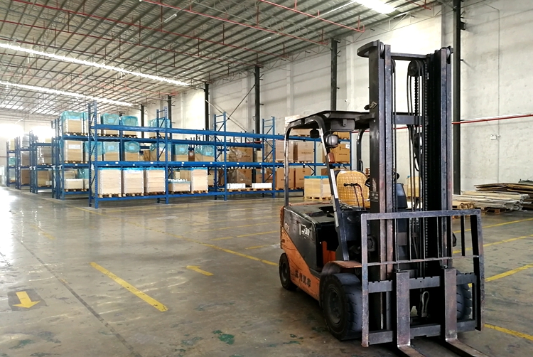 ĳ�մ�ɫ��ҵ����ҵ����;���ʹ����������2000�O�ֿ����