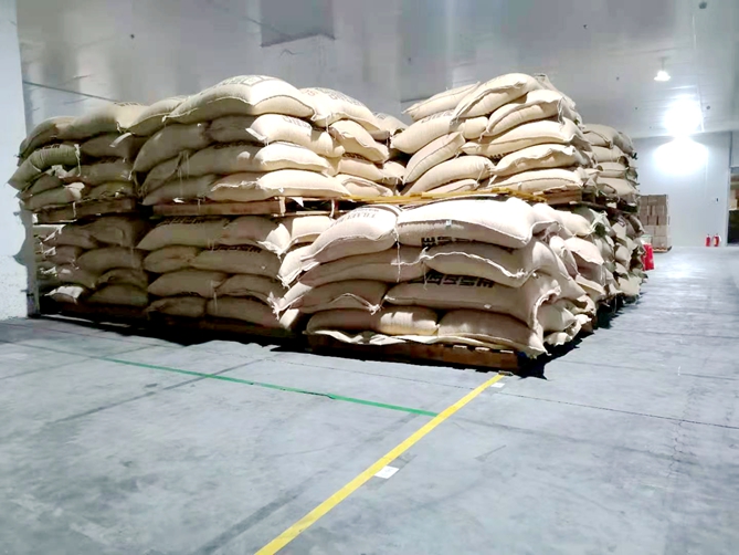 我司与昭通瑞*源签定《仓储服务合同》提供恒温仓库