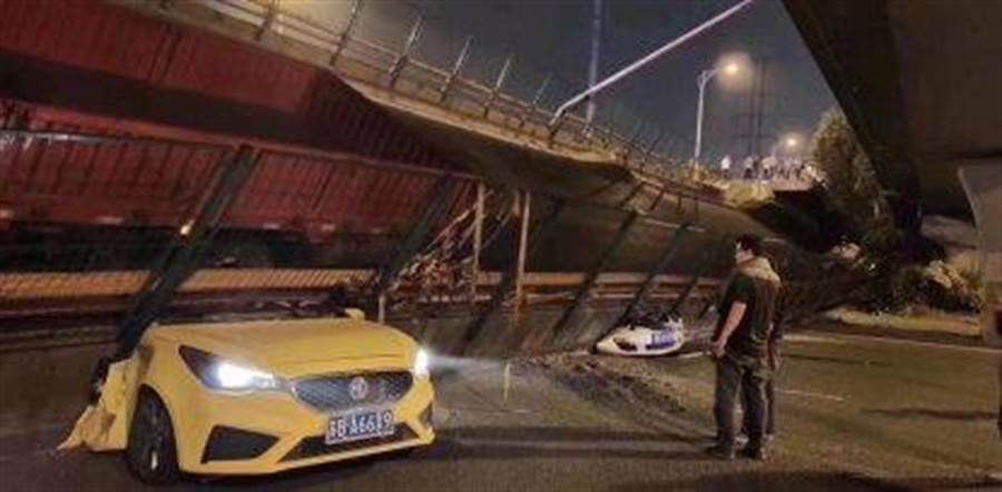 江苏三门峡桥面侧翻变乱