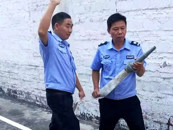 拉萨仓库安保人员进行消防演习