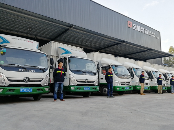 拉萨物流运输车队图