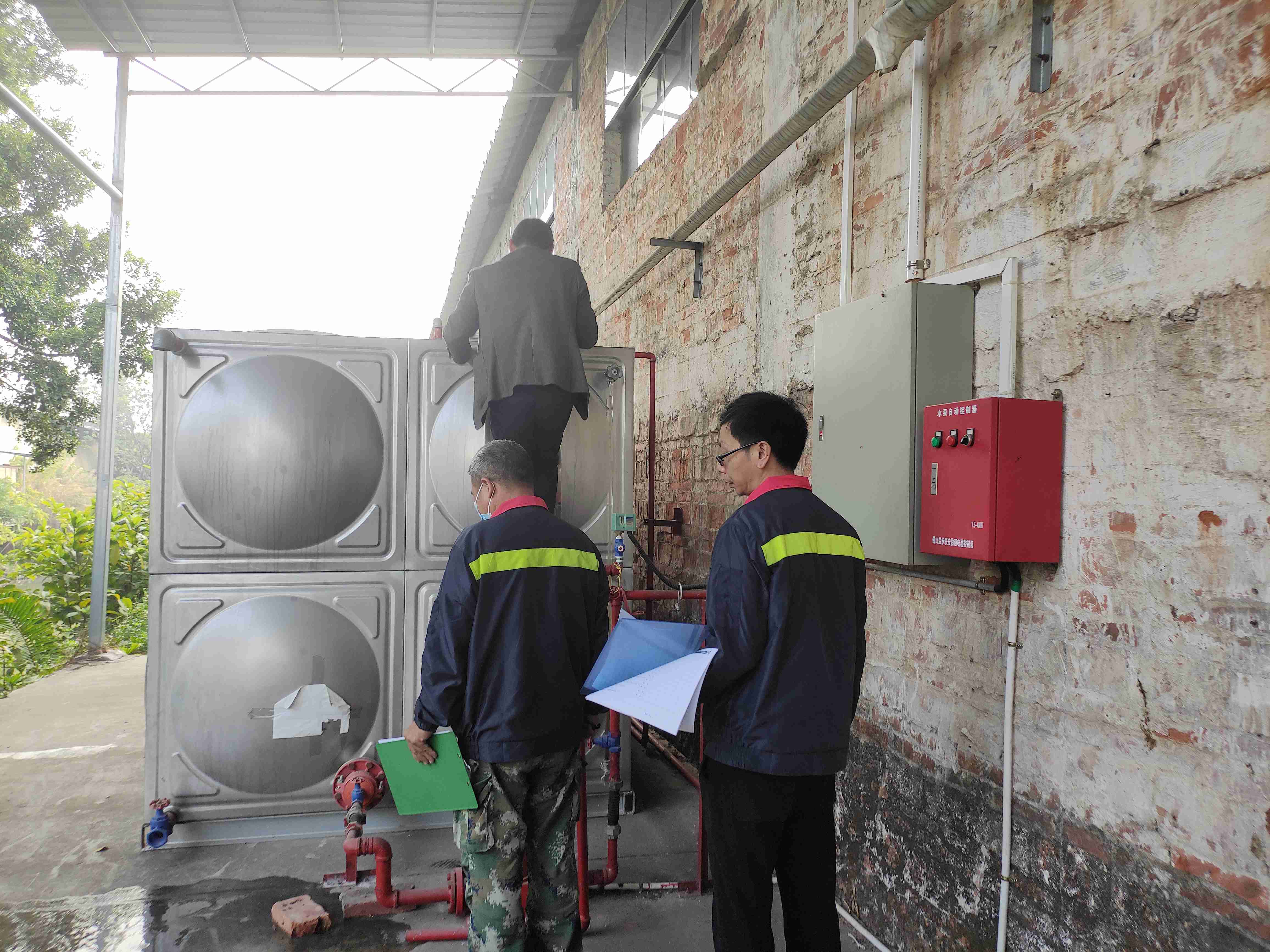 拉萨仓库出租安全查抄图片 拉萨仓库出租安全查抄图片