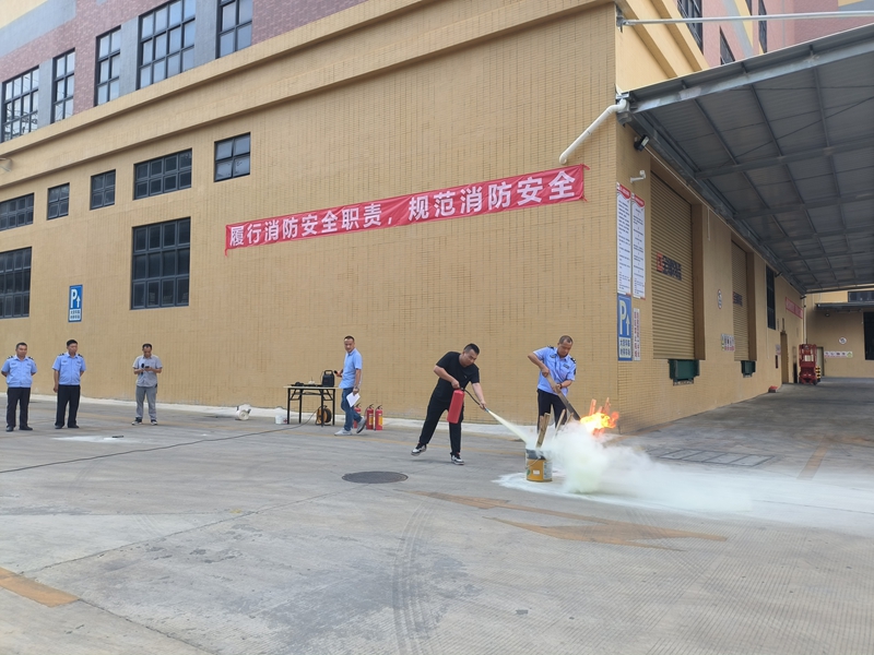 拉萨仓储消防演练