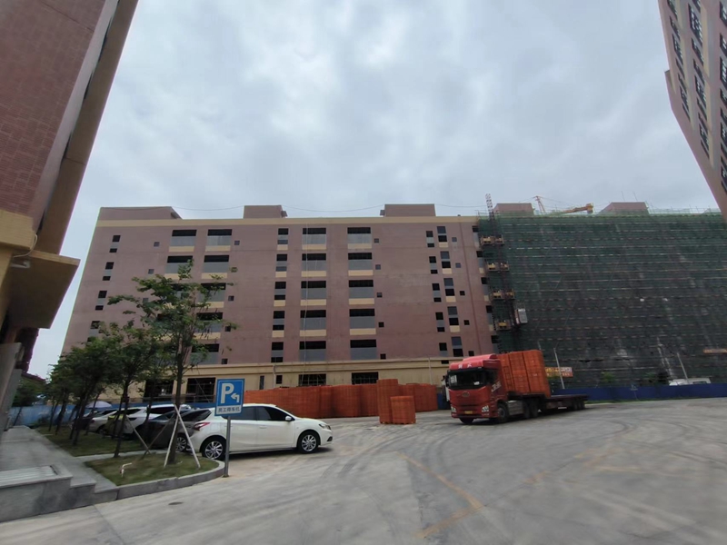 �����������ִ̲�