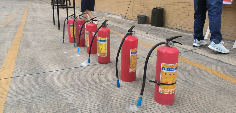 灭火器
